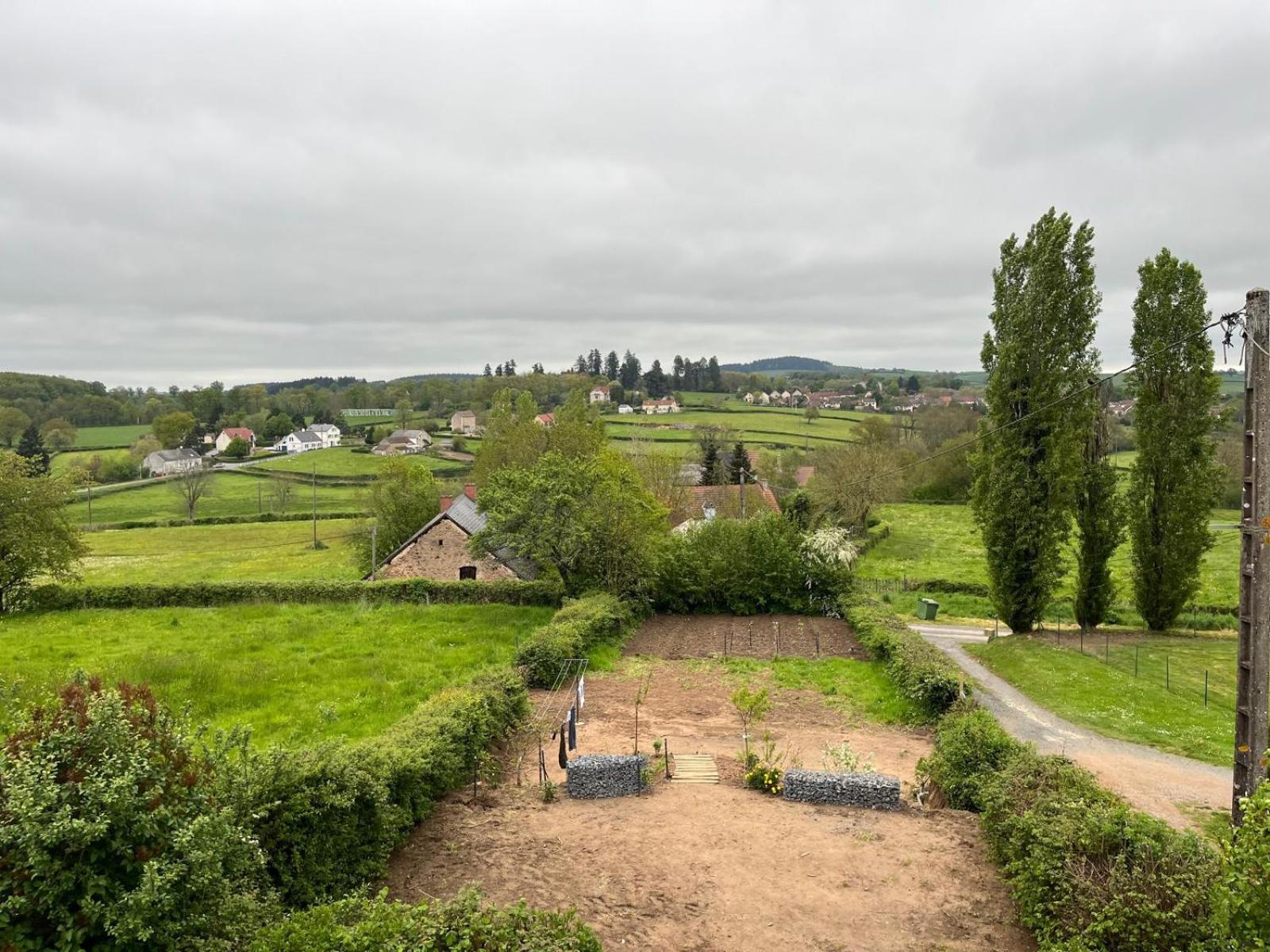Domaine Du Pavillon Gite 15 Personnes Issy-l'Eveque Zewnętrze zdjęcie